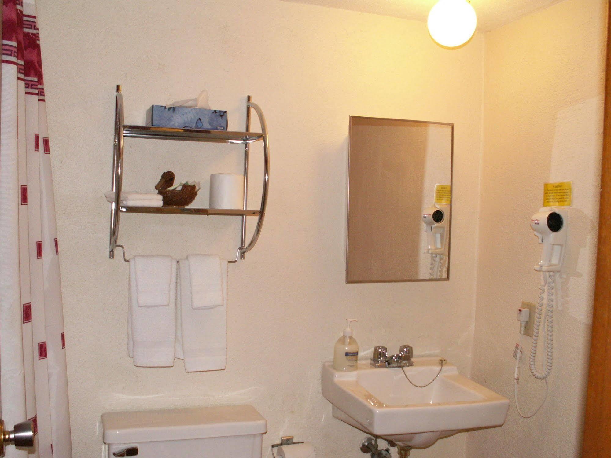 Castle Motel 3*