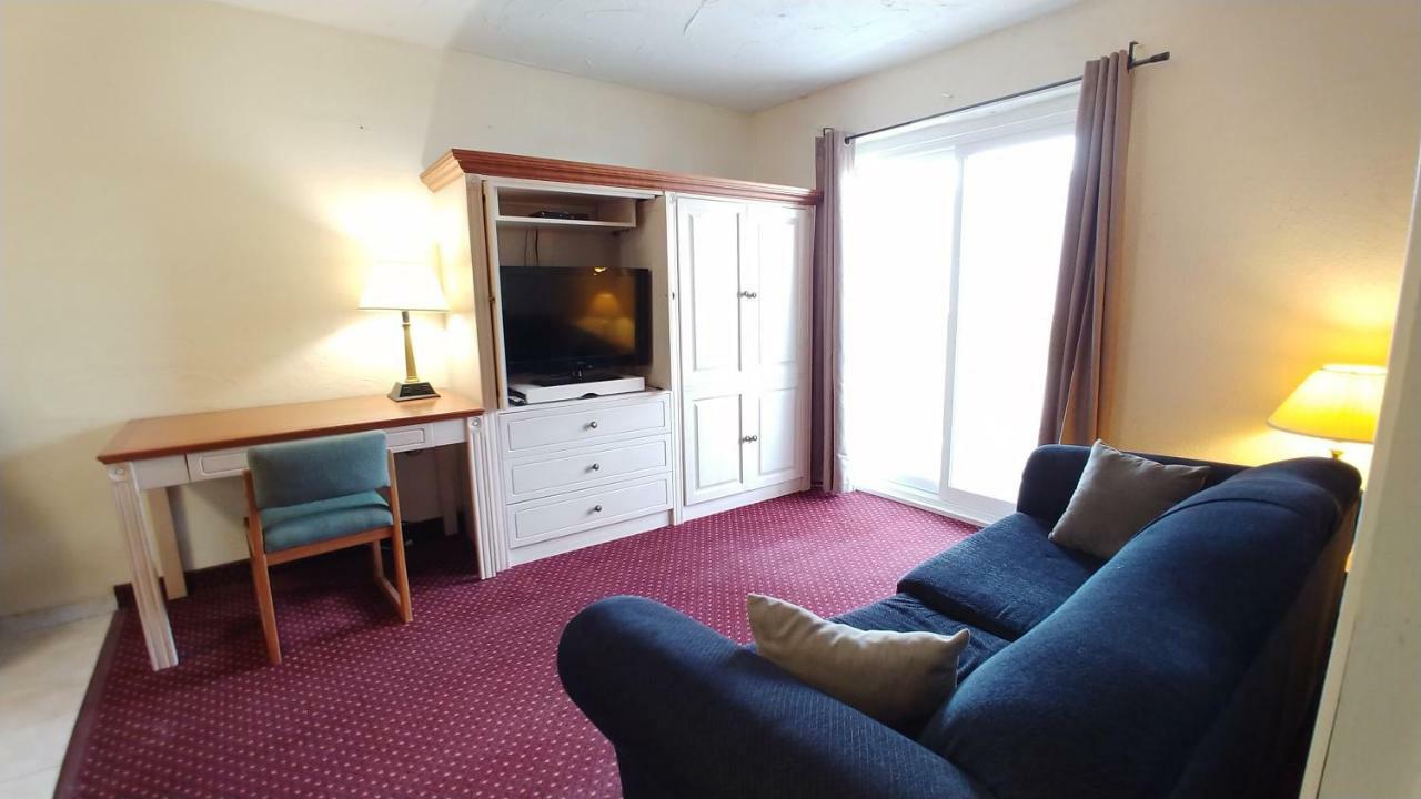 Castle Motel 3*
